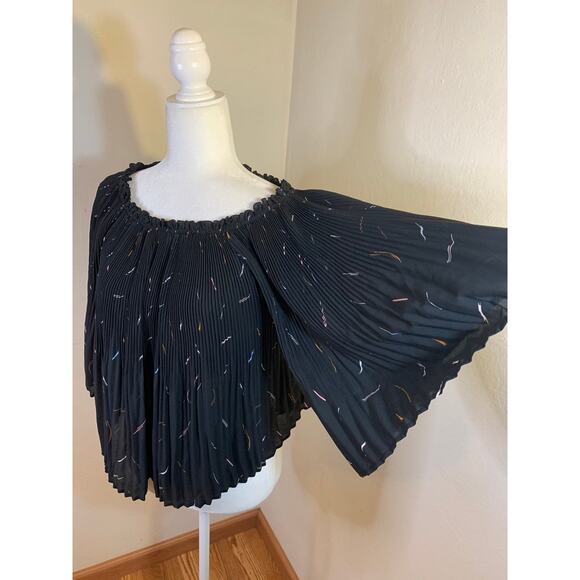 Apt. 9 Women's Cold Shoulder Black Top size XS - Picture 2 of 8